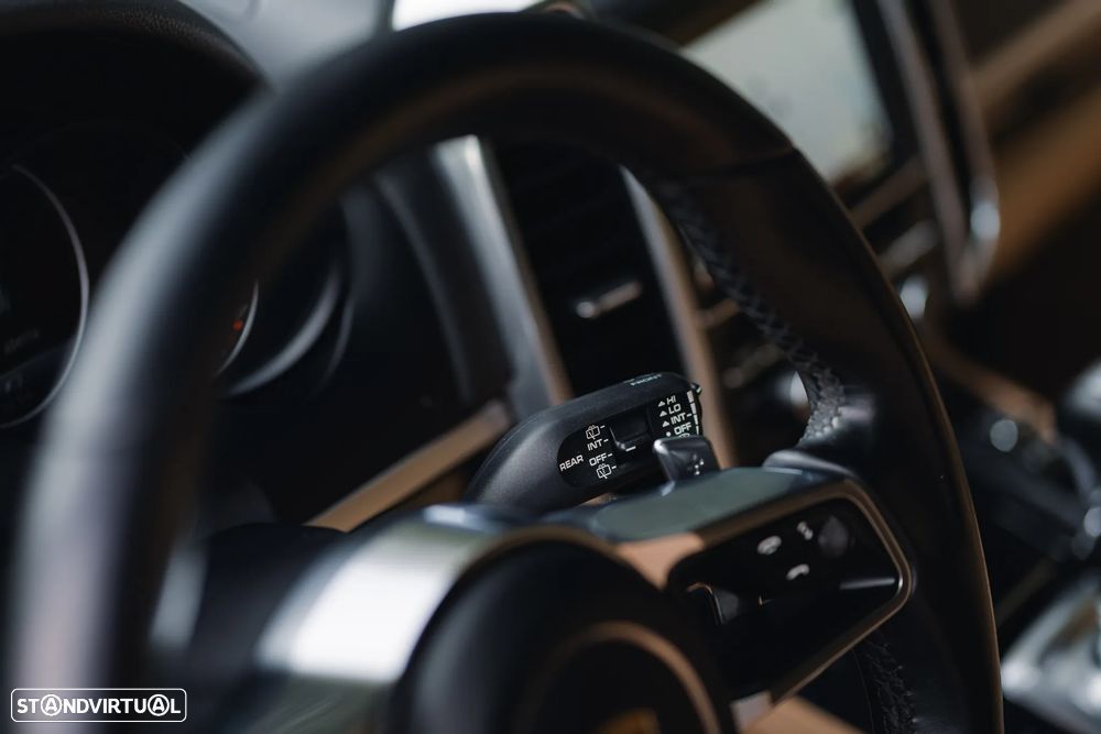 Porsche Cayenne - 16