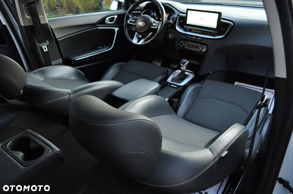 Kia XCeed 1.6 CRDi DCT7 PLATINUM EDITION - 7