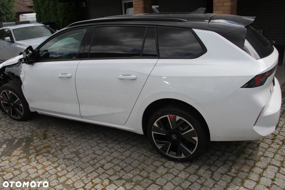 Opel Astra GS - 3