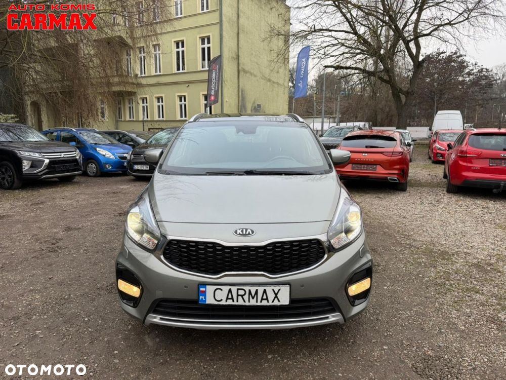 Kia Carens - 10