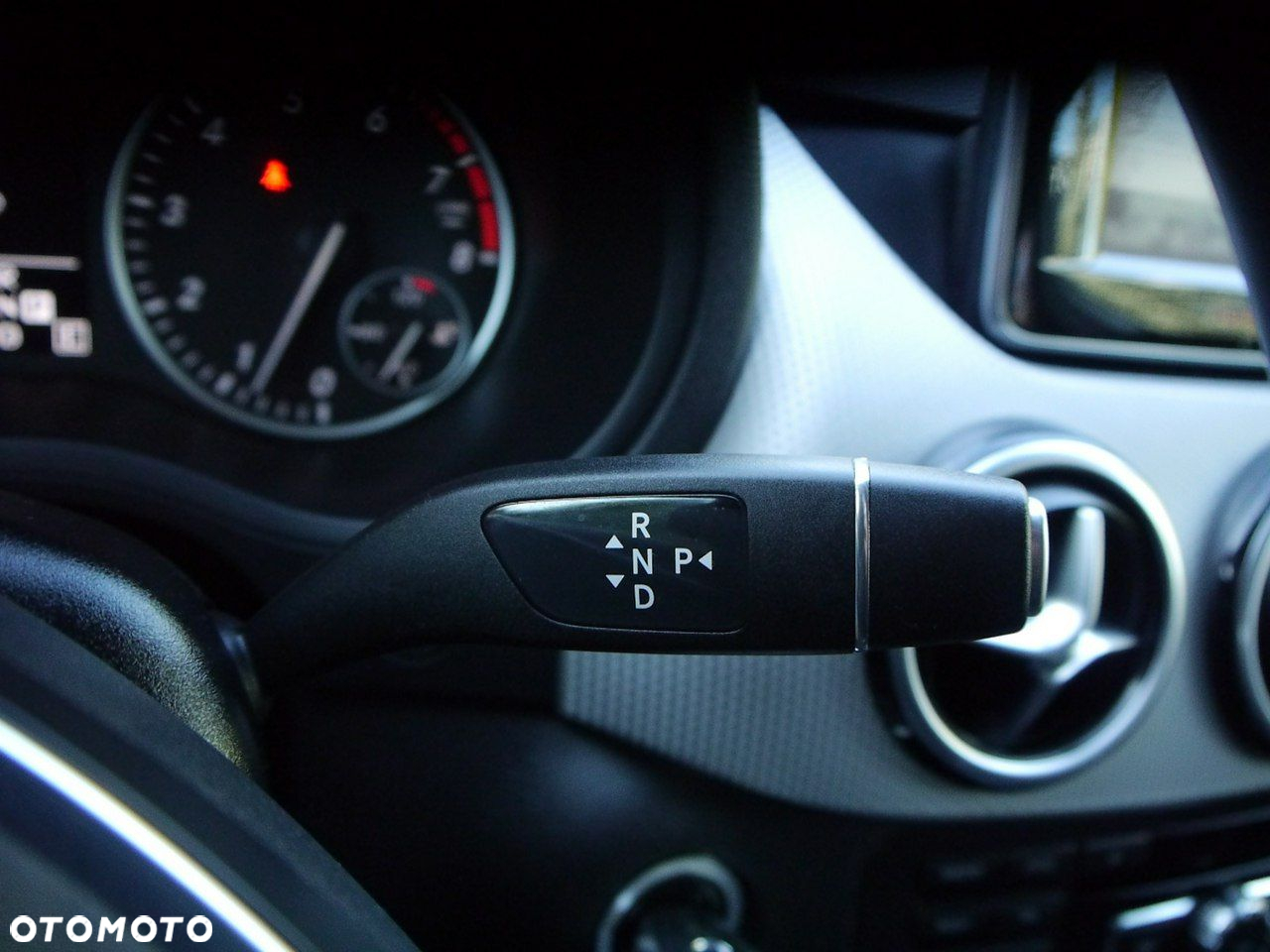 Mercedes-Benz Klasa B 200 (BlueEFFICIENCY) 7G-DCT - 33