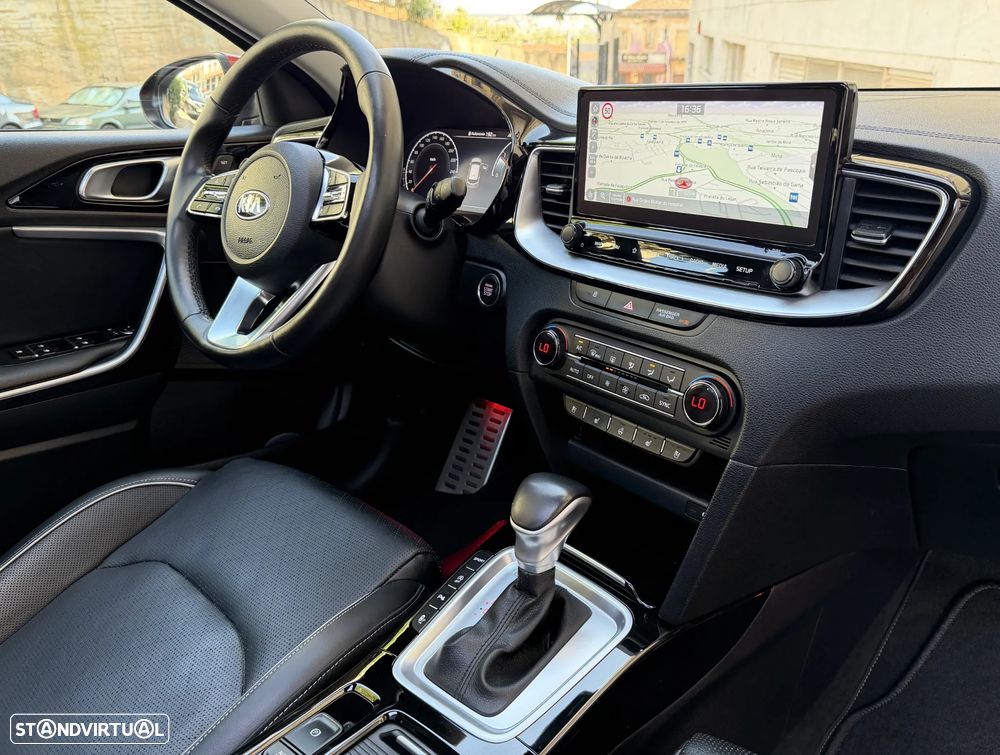 Kia Ceed SW 1.6 CRDi DCT Platinum Edition - 24
