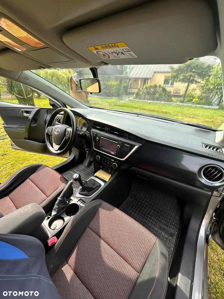 Toyota Auris 1.4 D-4D - 8