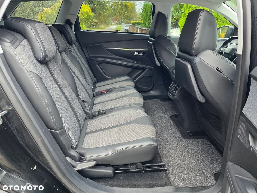 Peugeot 5008 HDI 115 Allure - 23