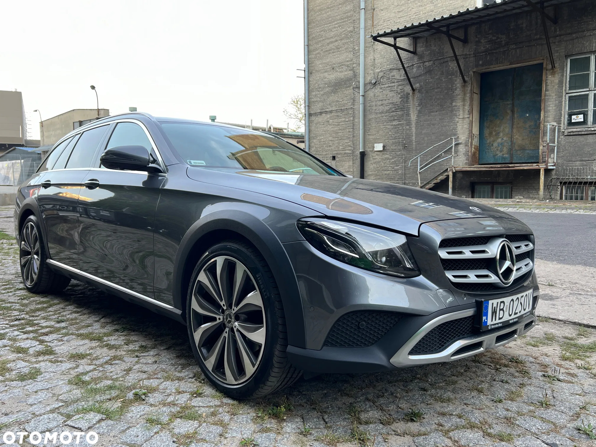 Mercedes-Benz Klasa E 220 d 4-Matic All-Terrain - 2