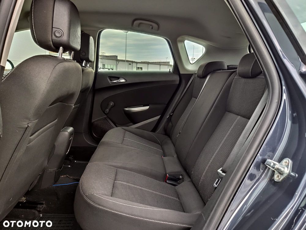 Opel Astra 1.4 Turbo Sport - 17