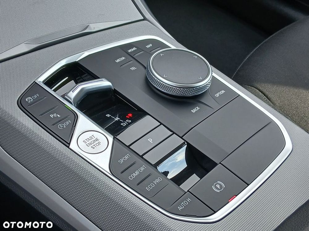 BMW Seria 3 318i - 20