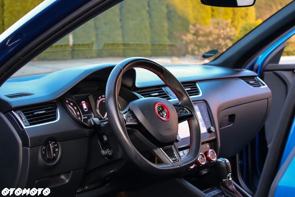 Skoda Octavia 2.0 TDI DSG RS - 29
