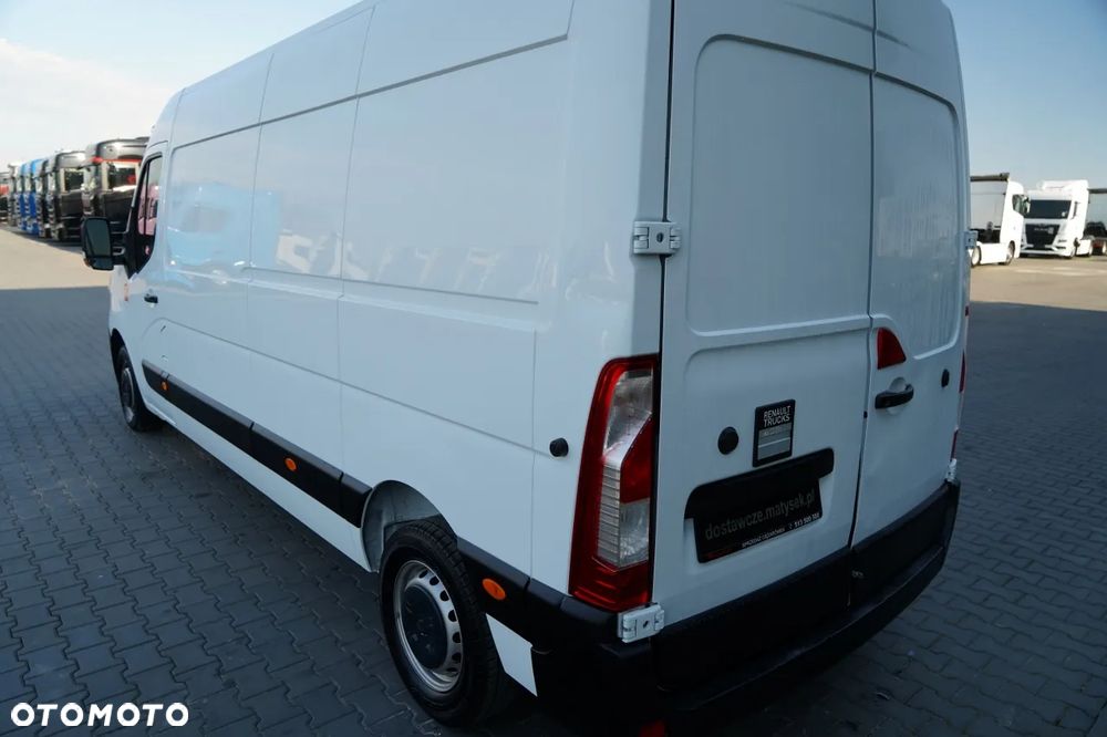 Renault MASTER / BLASZAK / FURGON / 2023 - 12