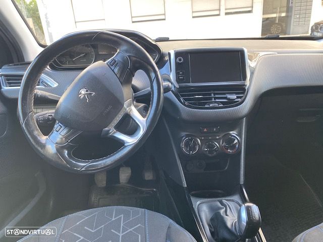 Peugeot 2008 1.2 PureTech Style - 8