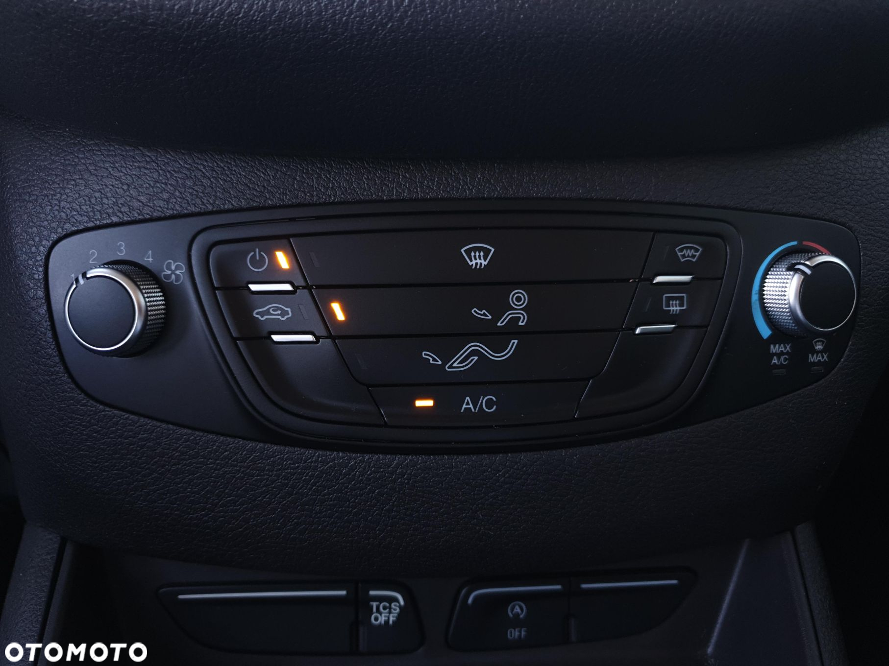 Ford transit-courier - 15