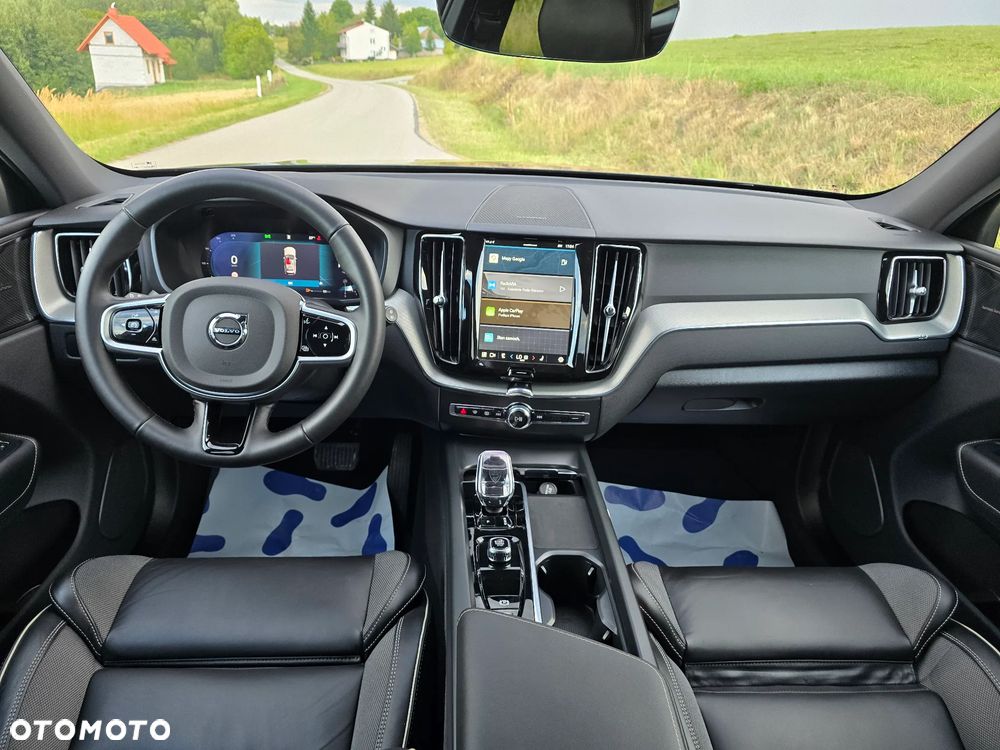 Volvo XC 60 B5 B AWD Plus Dark - 26