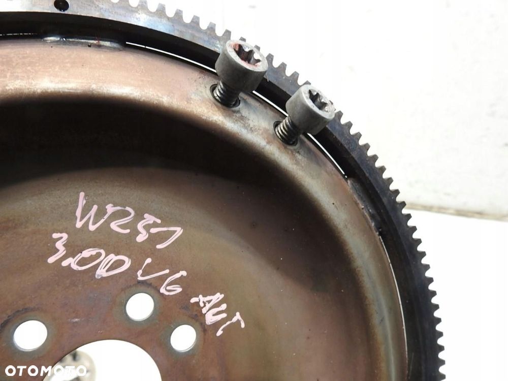 KOŁO ZAMACHOWE AUTOMAT MERCEDES R W251 3.0 CDI - 2