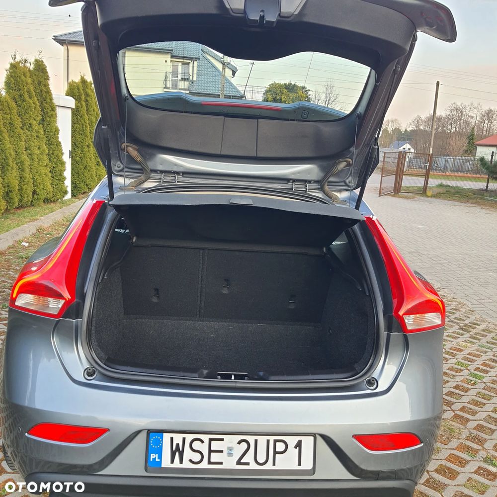 Volvo V40 D4 Geartronic Momentum - 11