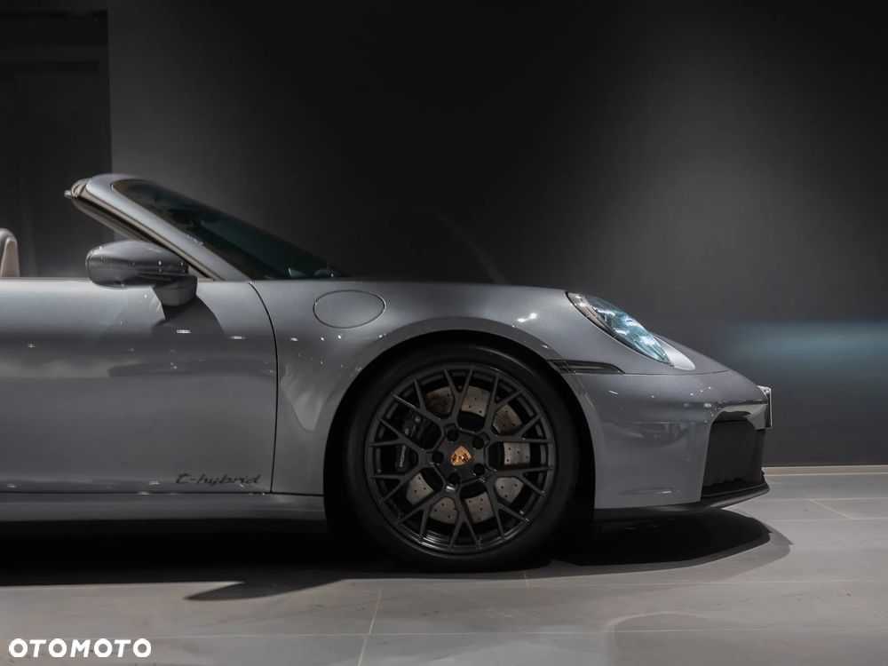 Porsche 911 Carrera GTS - 9