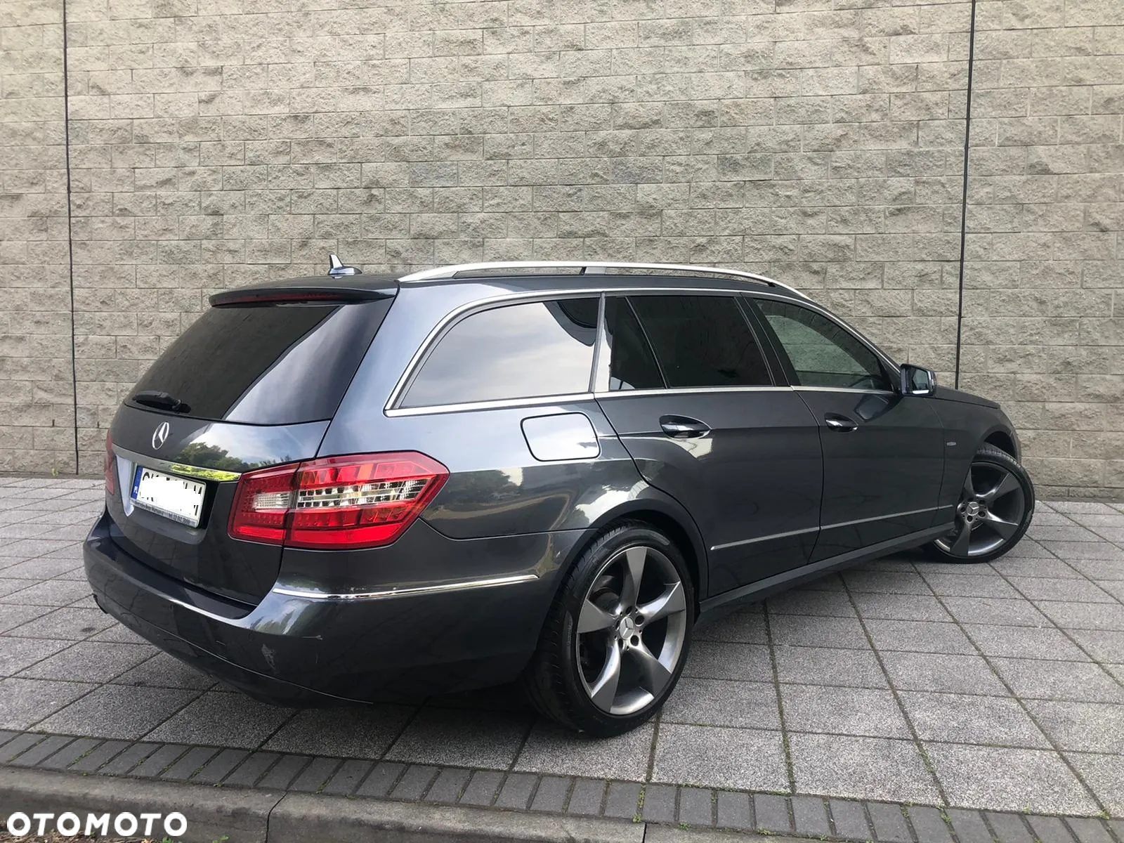 Mercedes-Benz Klasa E 250 CGI BlueEffICIENCY Avantgarde - 17