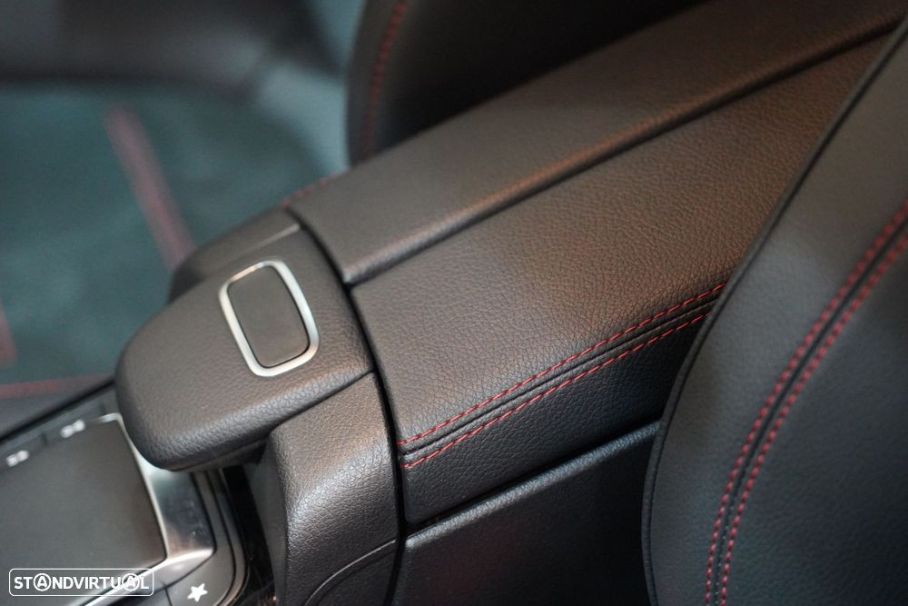 Mercedes-Benz A 180 d AMG Line - 33