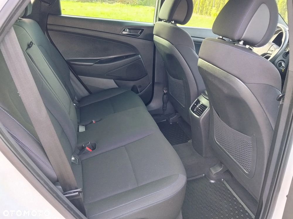 Hyundai Tucson 1.6 GDI BlueDrive GO 2WD - 17