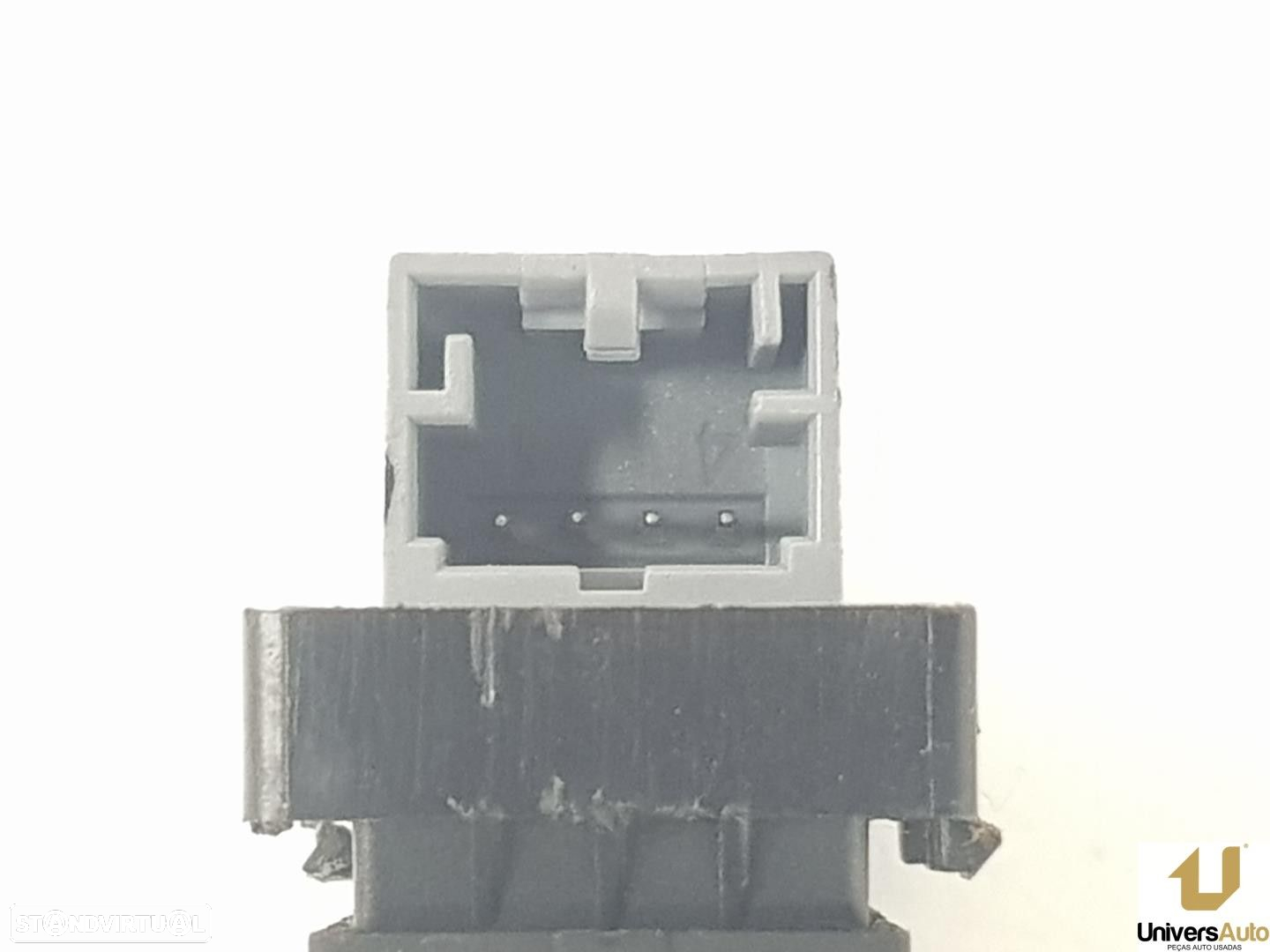COMANDO ELEVADOR DE VIDRO TRASEIRO DIREITO AUDI A3 SPORTBACK 2008 -4F0959855A - 4