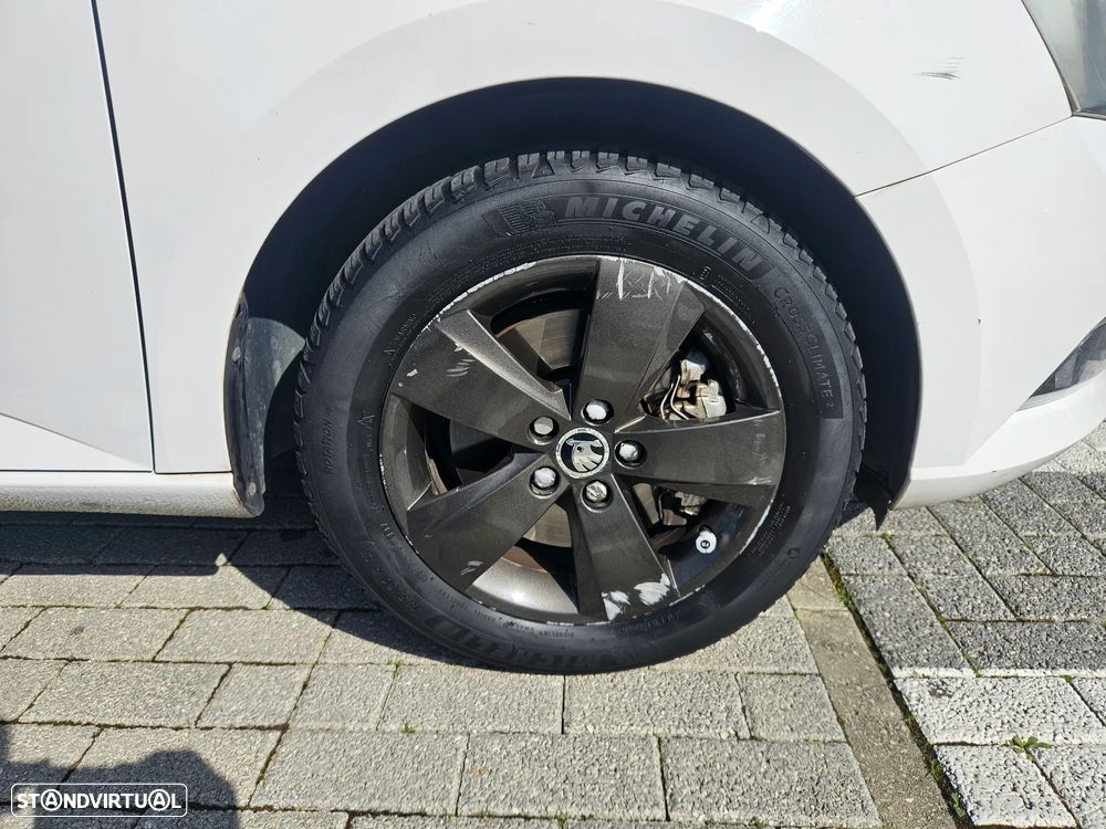 Skoda Fabia Break 1.2 TSi Active DSG - 23