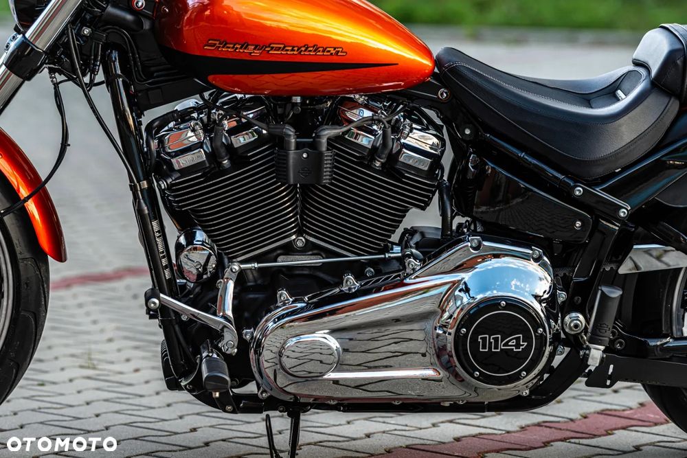 Harley-Davidson Softail Breakout - 19