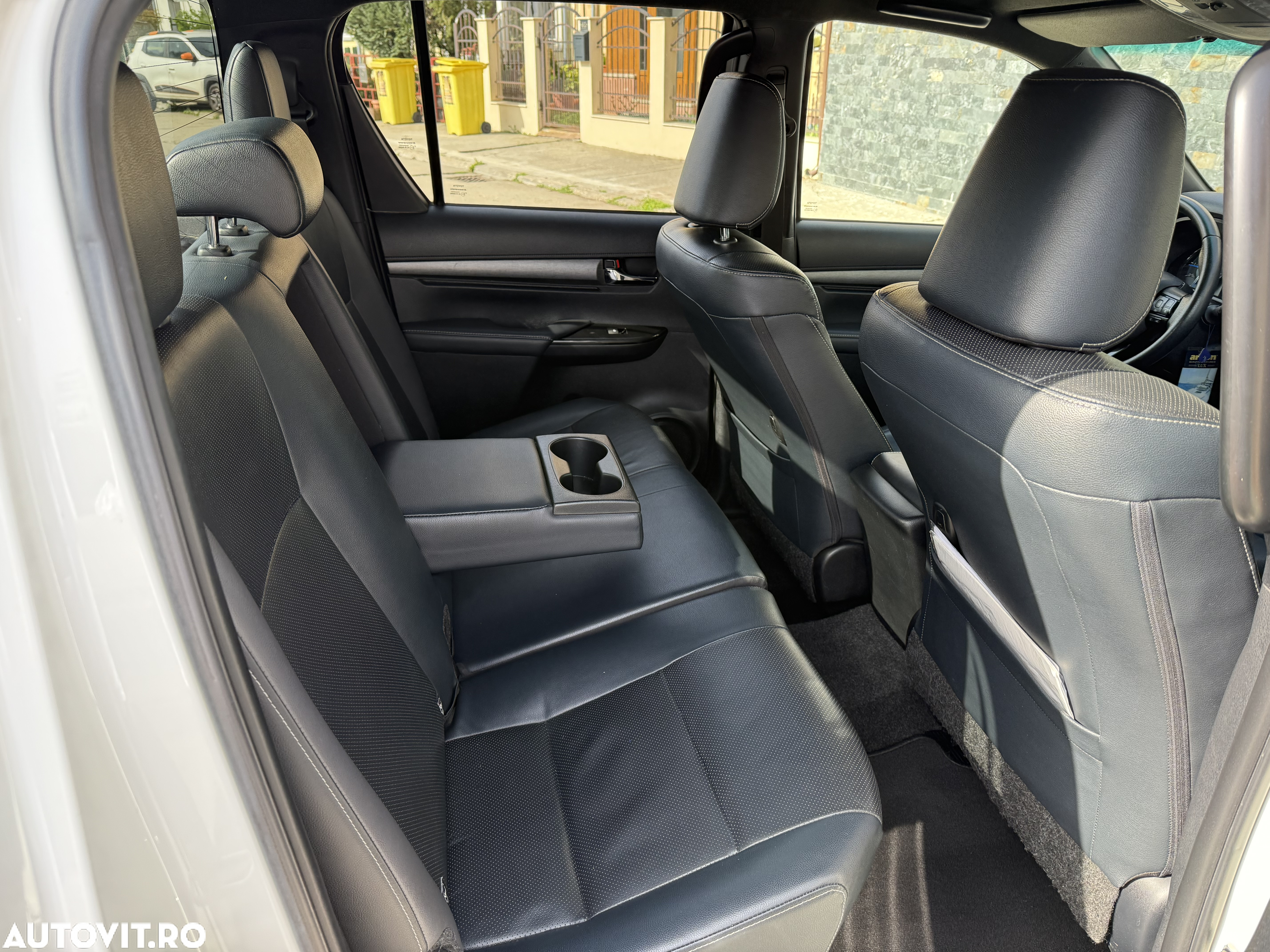 Toyota Hilux 2.8D 204CP 4x4 Double Cab AT Executive Color Edition - 11