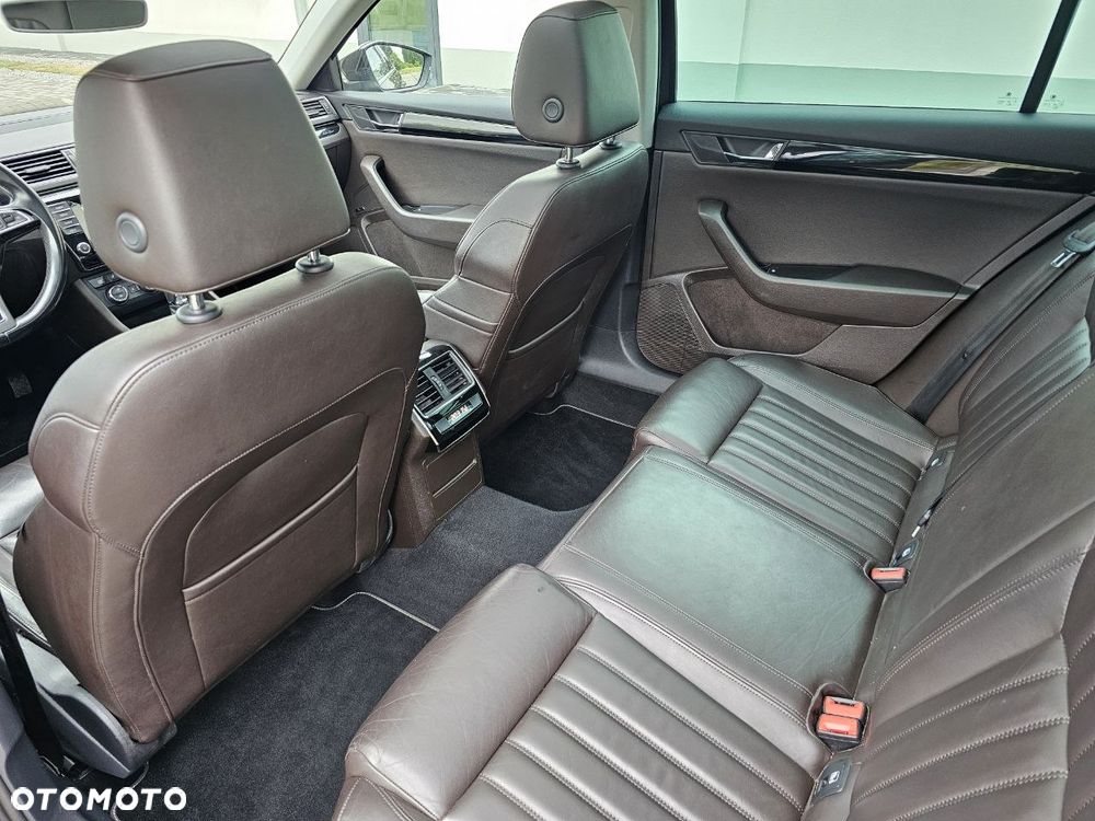 Skoda Superb 2.0 TDI L&K DSG - 23