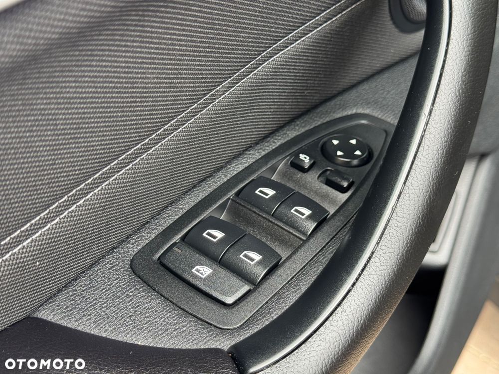 BMW X1 sDrive18d Advantage sport - 32