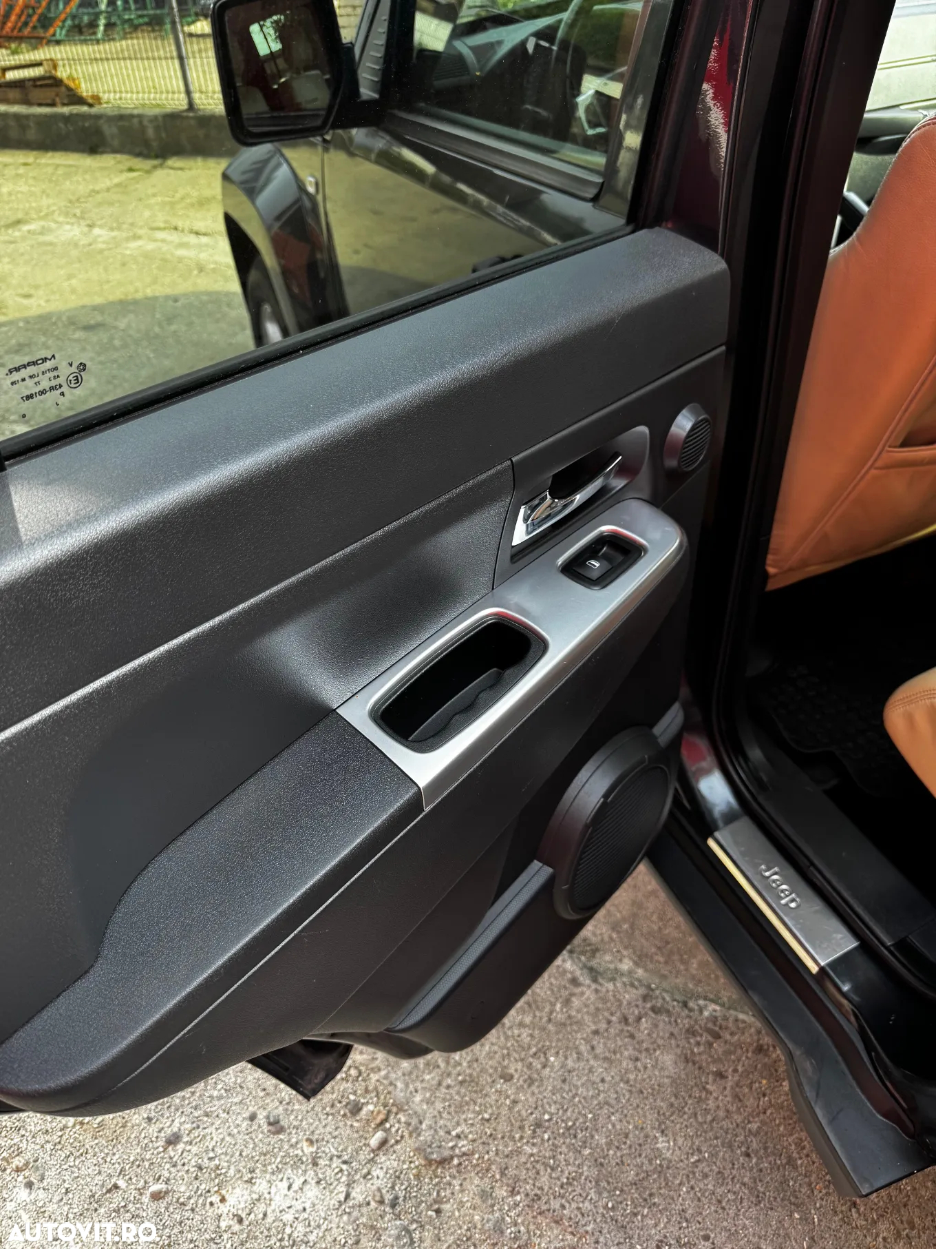 Jeep Cherokee - 10
