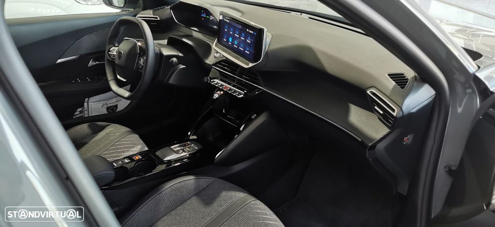 Peugeot e-2008 54 kWh Allure — fotografia 8