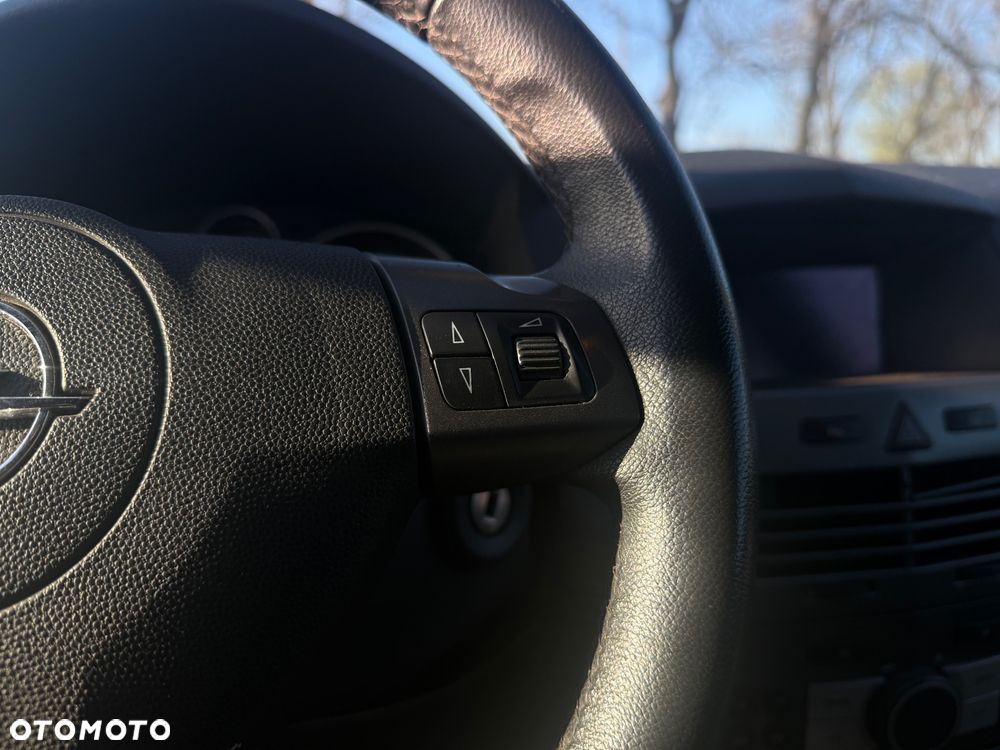 Opel Astra 1.6 Sport - 19