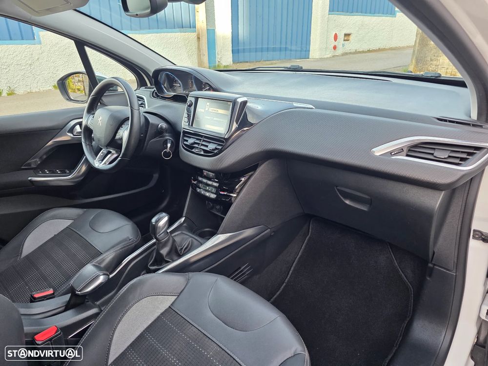 Peugeot 2008 PureTech 82 Allure - 20