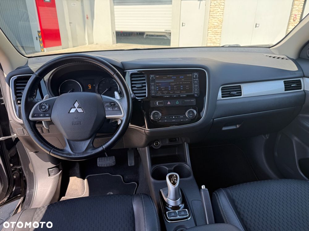 Mitsubishi Outlander 2.0 4WD Plus - 15
