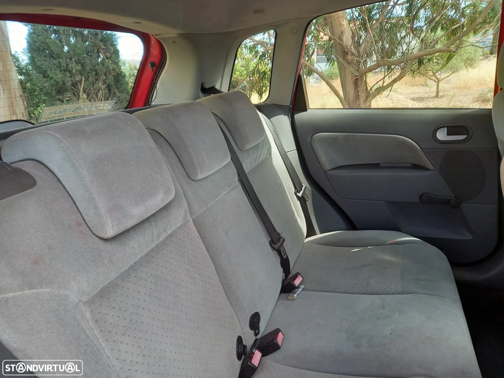 Ford Fiesta 1.4 Ghia - 24