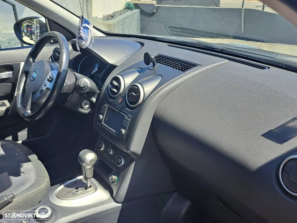 Nissan Qashqai 2.0 dCi 4 x 4 DPF Aut tekna - 20