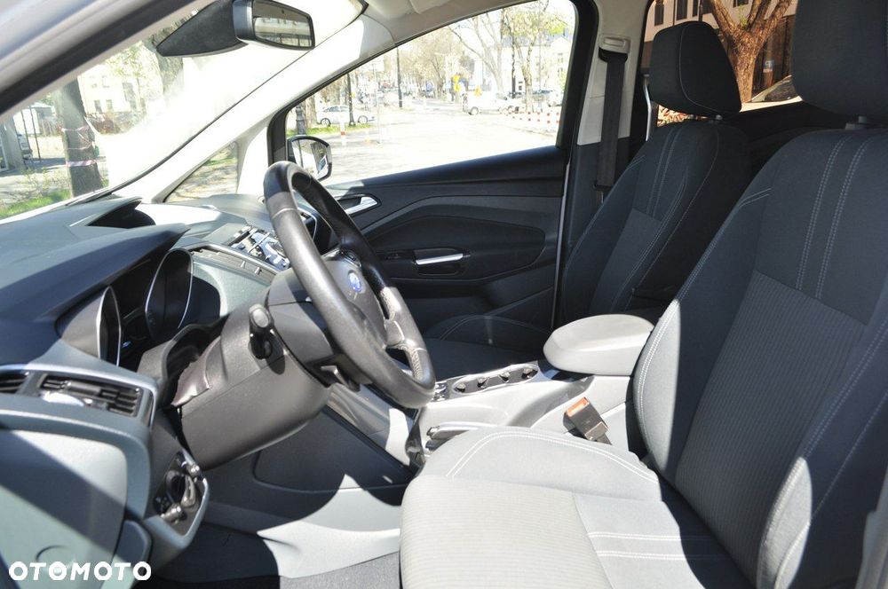 Ford Grand C-MAX - 11