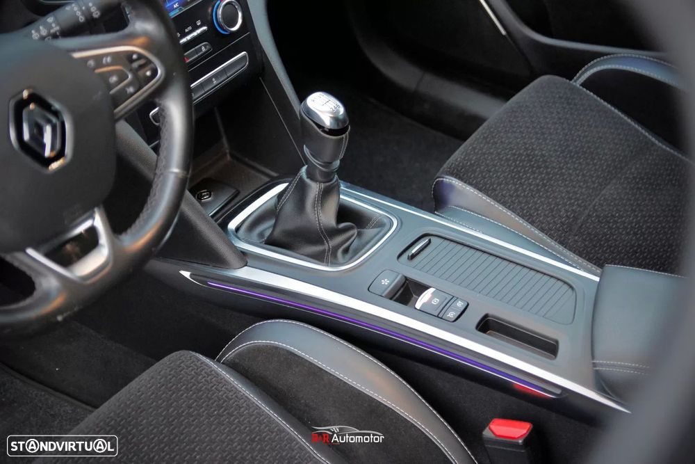 Renault Mégane 1.5 Blue dCi Intens - 11