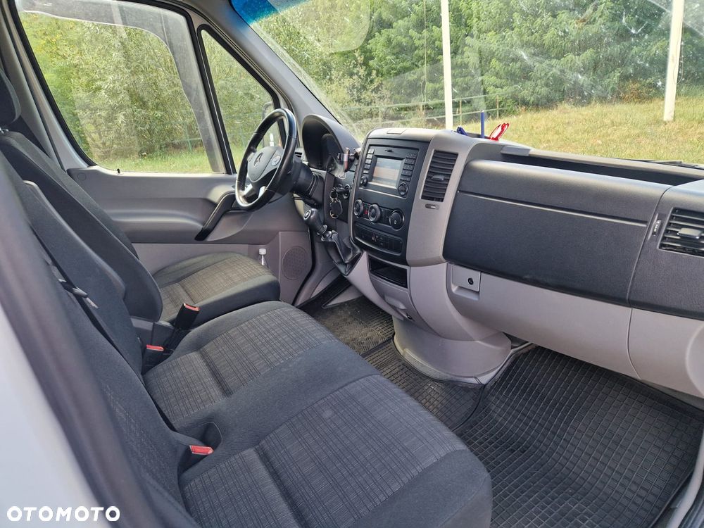 Mercedes-Benz Sprinter - 10
