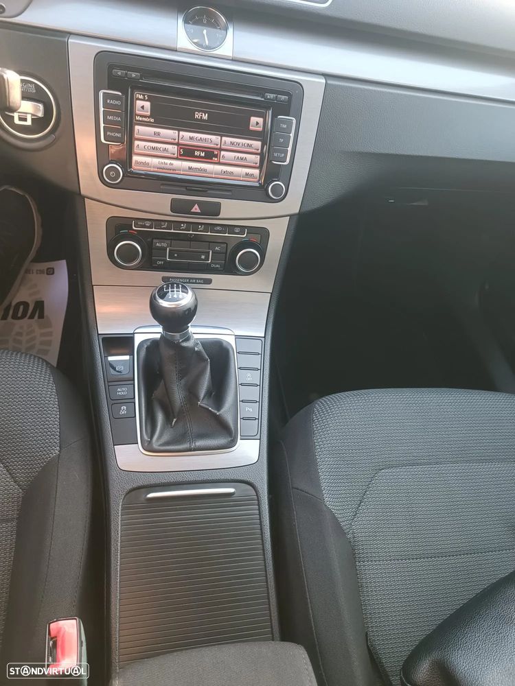 VW Passat Variant 2.0 TDI Confortline - 12