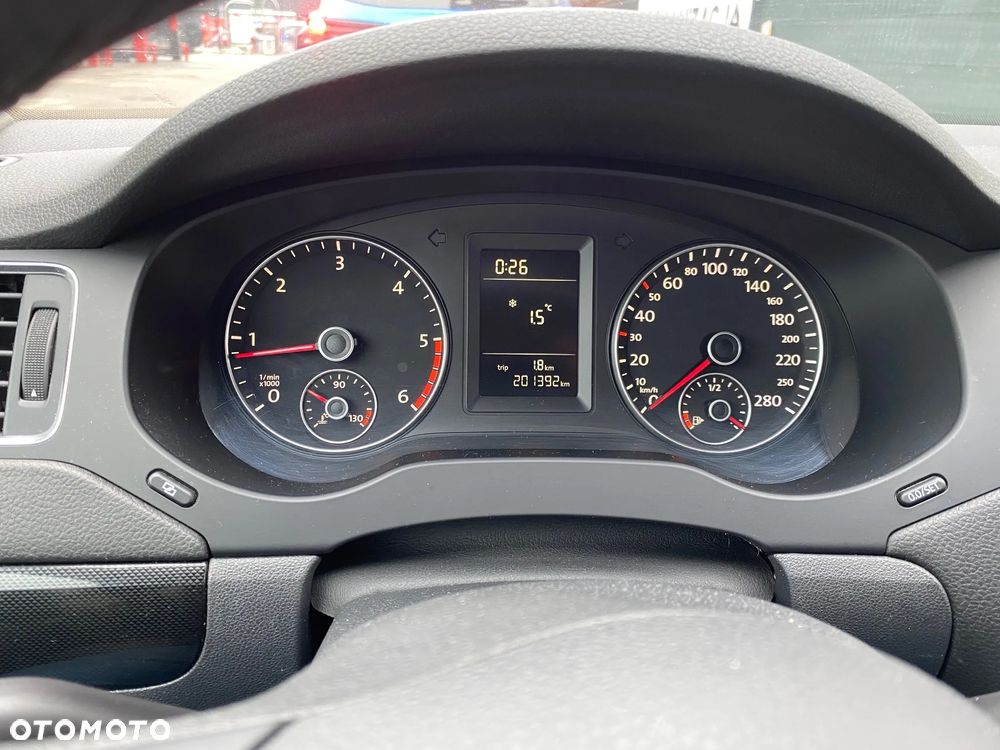 Volkswagen Jetta 1.6 TDI Comfortline - 9