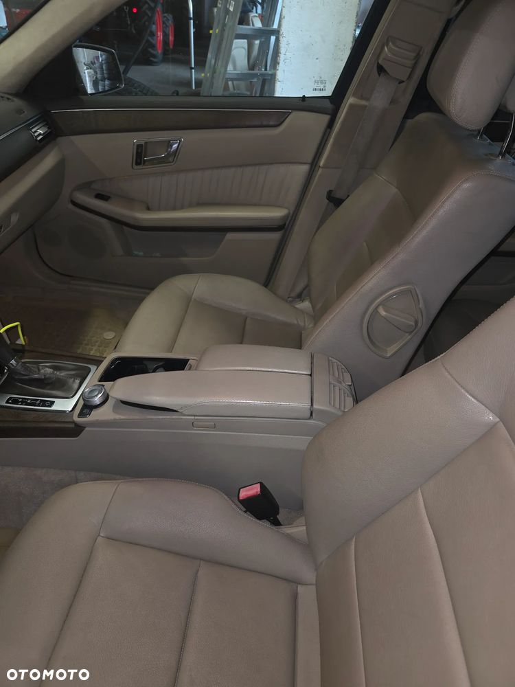 Mercedes-Benz Klasa E 200 CDI DPF BlueEFFICIENCY Automatik Avantgarde - 19