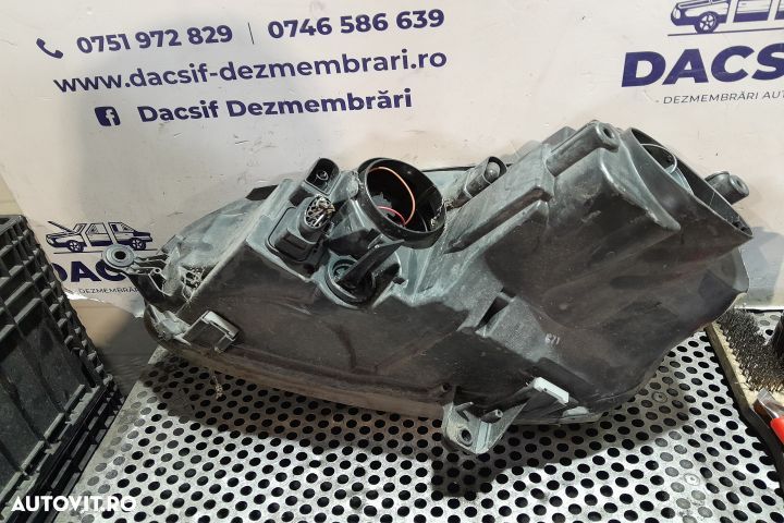 Far dreapta 1K6941006Q / 1LG247007 1K6941006Q / 1LG247007 Volkswagen - 3