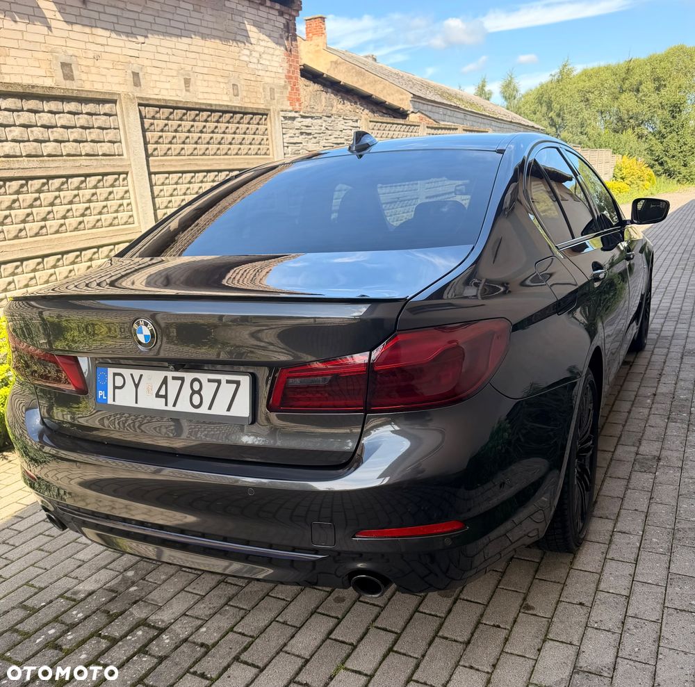 BMW Seria 5 520d Sport Line - 3