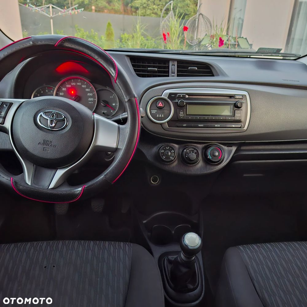 Toyota Yaris 1.4 D-4D Premium - 10