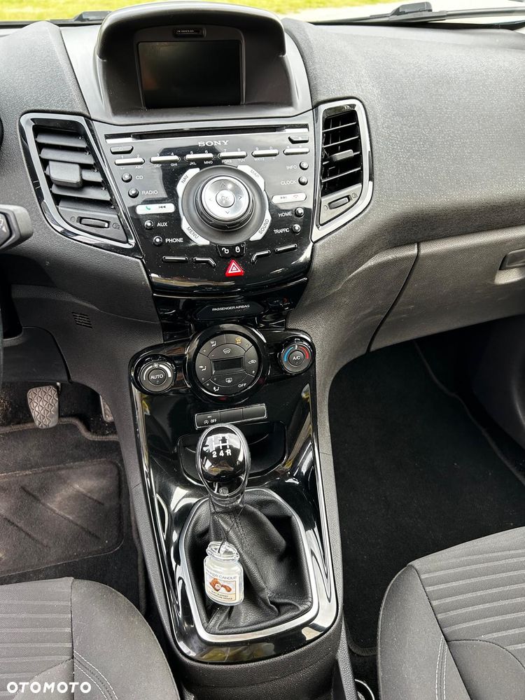 Ford Fiesta - 12