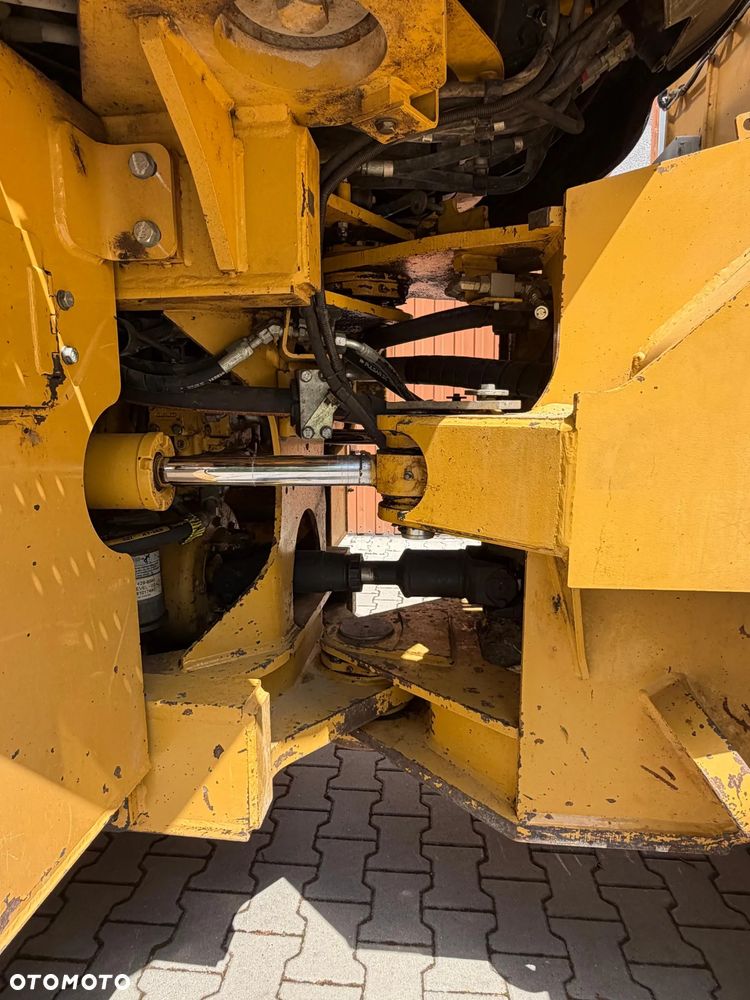 Caterpillar 962H - 15
