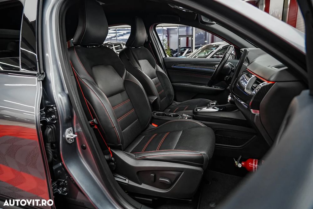 Renault Arkana E-TECH Hybrid RS Line - 8