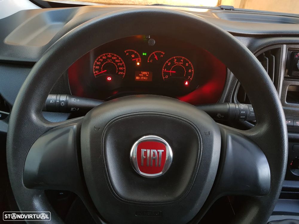 Fiat Doblo 3 Lugares - 28