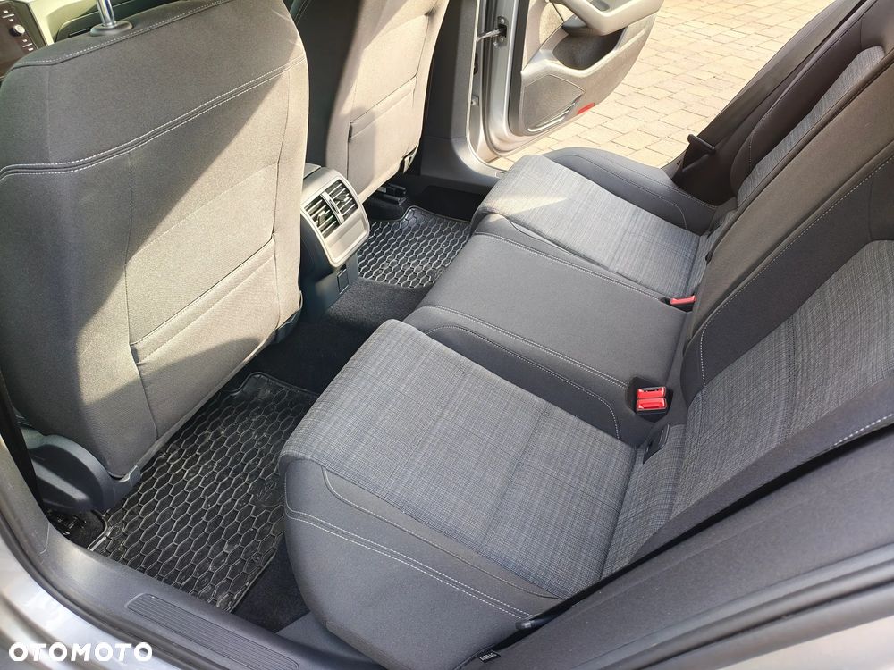 Volkswagen Passat 2.0 TDI EVO Business - 10