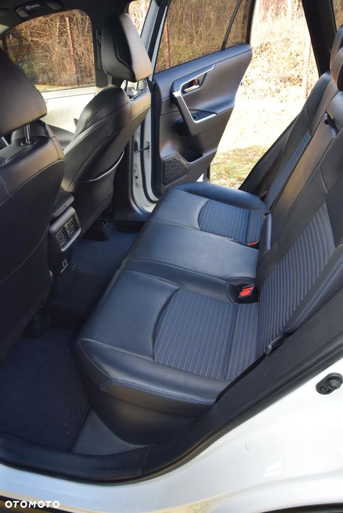 Toyota RAV4 - 10